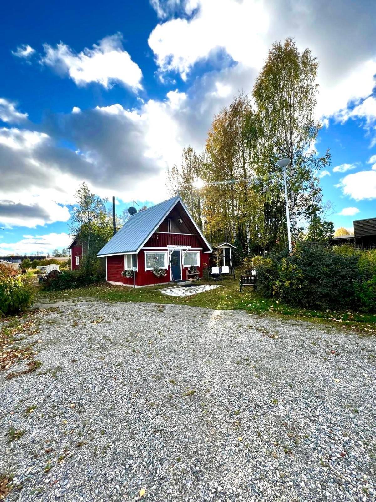 Adorable 1-Bedroom Cottage/Guesthouse In Kittilae 외부 사진